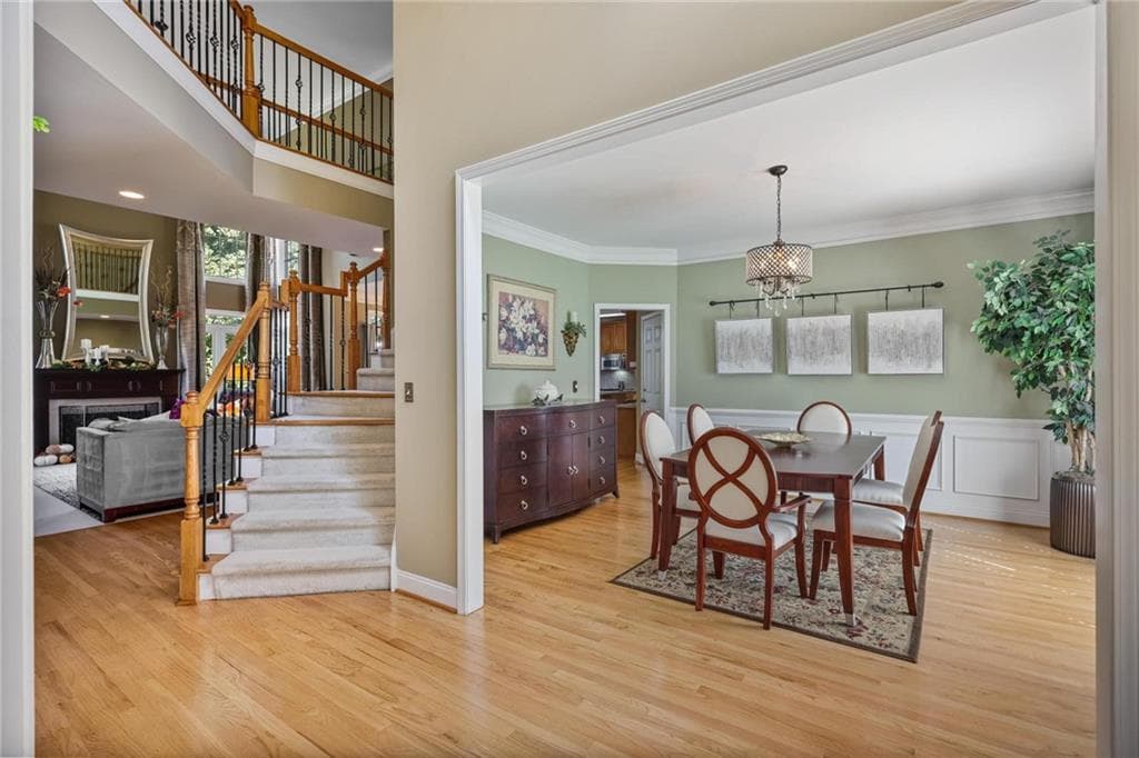 5 bedroom, 5 bathroom, 4,447 sq ft single family residence under contract at 5395 Vinings Lake View, Mableton, GA 30126 — photo 2