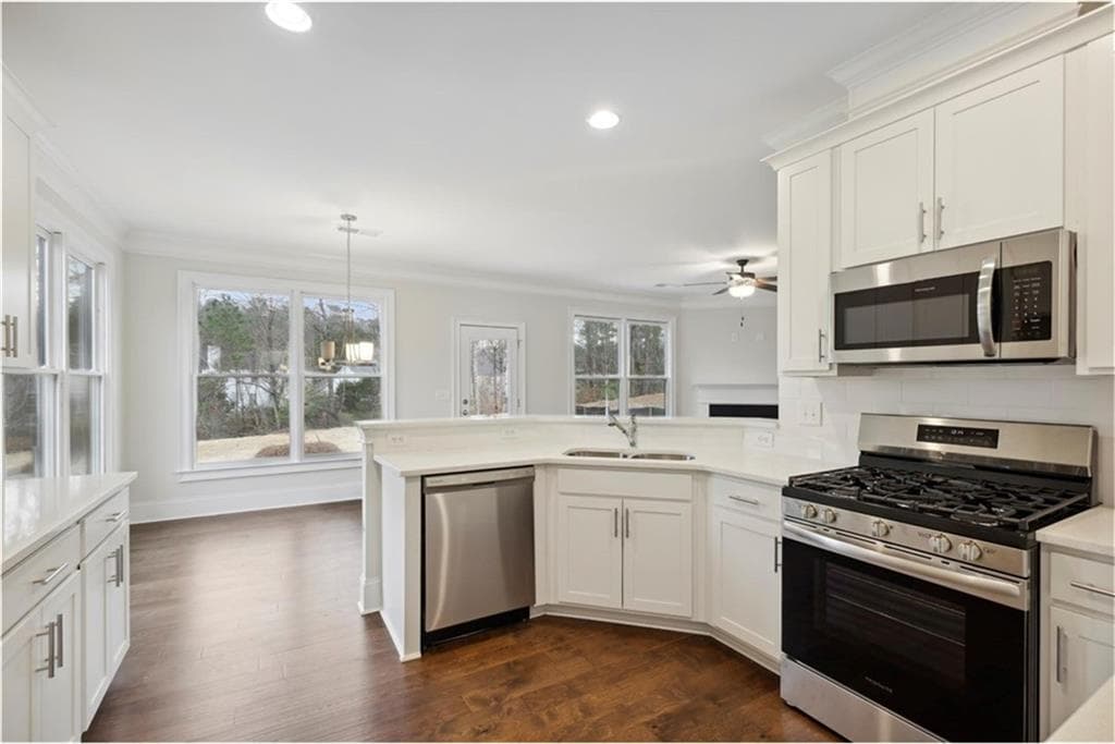 5 bedroom, 3 bathroom, 2,800 sq ft single family residence for sale at 5807 Creek Indian Drive, Sugar Hill, GA 30518 — photo 6