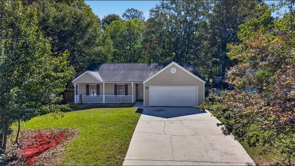 3 bedroom, 2 bathroom, 1,483 sq ft single family residence for sale at 3549 Clearview Drive, Rex, GA 30273 — photo 2