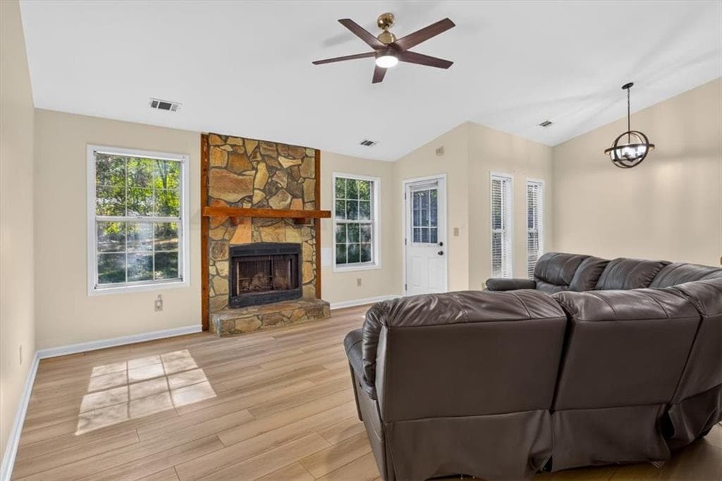 3 bedroom, 2 bathroom, 1,483 sq ft single family residence for sale at 3549 Clearview Drive, Rex, GA 30273 — photo 9
