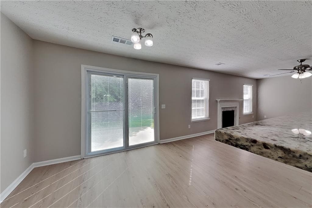 4 bedroom, 3 bathroom, 2,437 sq ft single family residence for rent at 1371 Blazing Star Road, Lawrenceville, GA 30045 for $2,400 a month — photo 6