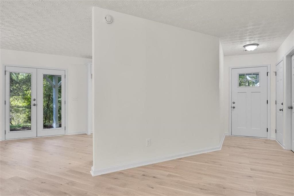 3 bedroom, 2 bathroom, 1,565 sq ft single family residence for sale at 25 Christian Woods Lane, Conyers, GA 30013 — photo 4