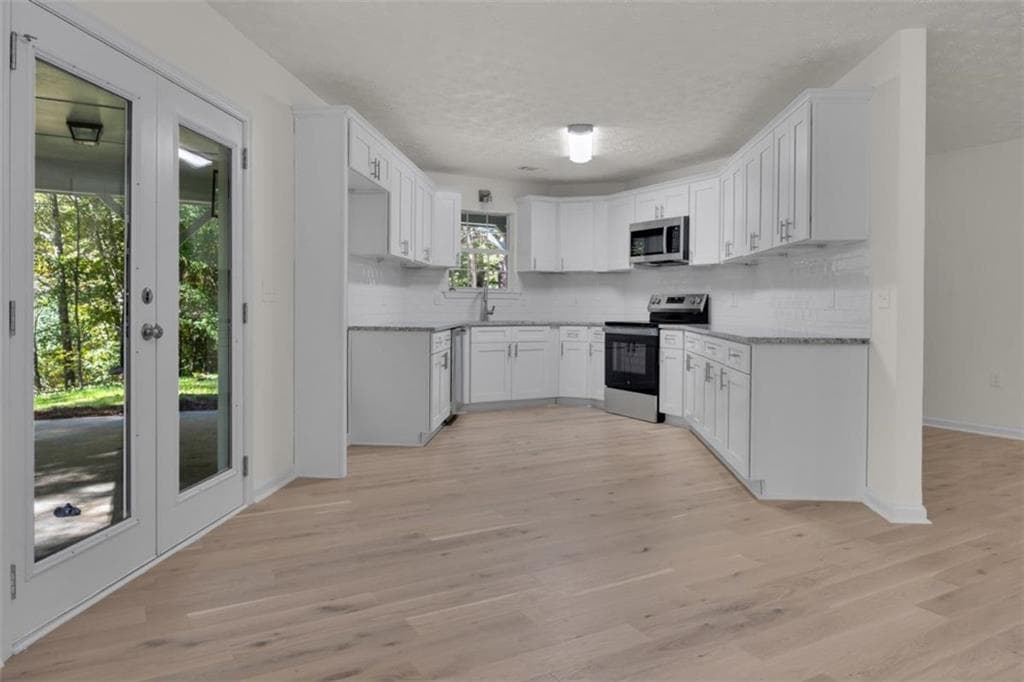 3 bedroom, 2 bathroom, 1,565 sq ft single family residence for sale at 25 Christian Woods Lane, Conyers, GA 30013 — photo 9