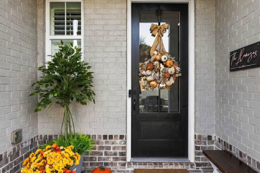 3 bedroom, 3 bathroom, 2,700 sq ft townhouse for sale at 7040 River Rapids Drive, Roswell, GA 30076 — photo 3