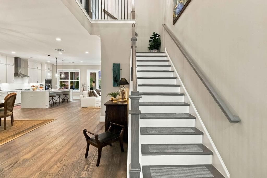 3 bedroom, 3 bathroom, 2,700 sq ft townhouse for sale at 7040 River Rapids Drive, Roswell, GA 30076 — photo 6
