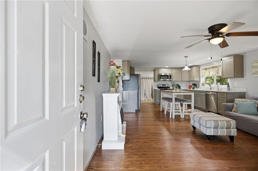 3 bedroom, 2 bathroom, 1,087 sq ft single family residence for sale at 107 S Gates Road, Pine Mountain, GA 31822 — photo 5