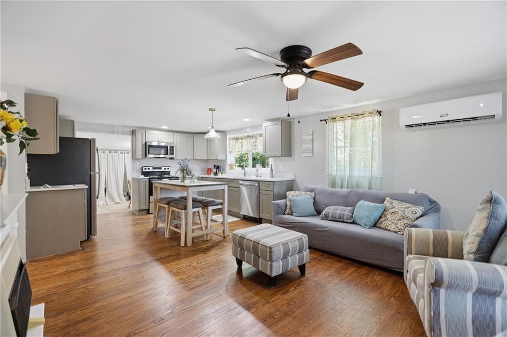 3 bedroom, 2 bathroom, 1,087 sq ft single family residence for sale at 107 S Gates Road, Pine Mountain, GA 31822 — photo 6