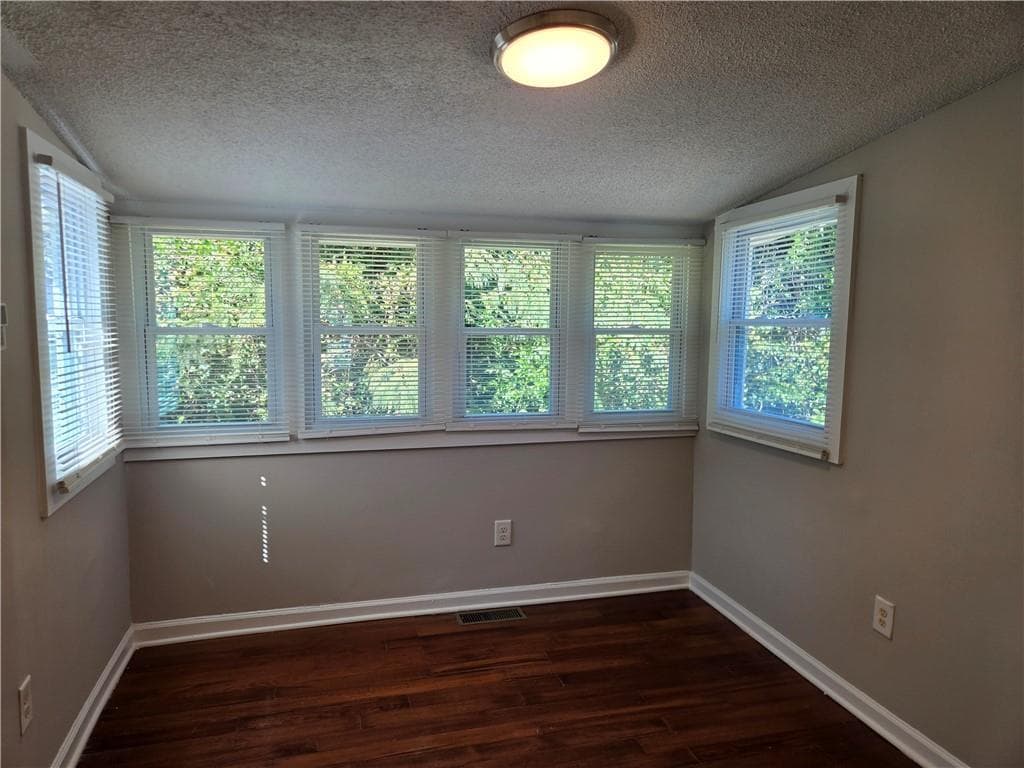 2 bedroom, 1 bathroom single family residence for rent at 1160 Ewing Place B, Atlanta, GA 30310 for $1,295 a month — photo 6