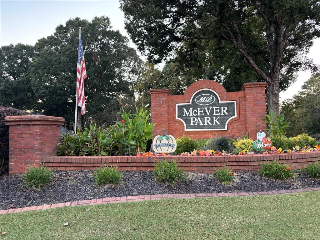 3 bedroom, 2 bathroom, 1,616 sq ft single family residence for rent at 3310 MCEVER PARK Circle, Acworth, GA 30101 for $2,500 a month — photo 2
