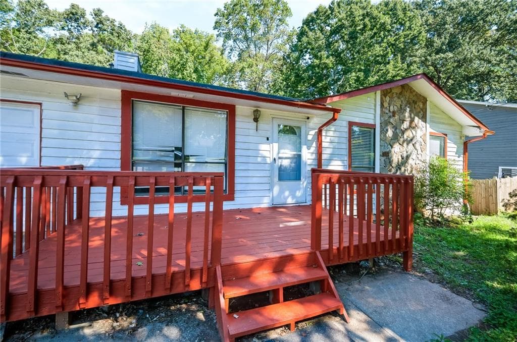 3 bedroom, 4 bathroom, 2,549 sq ft single family residence for sale at 1194 Indian Way, Lilburn, GA 30047 — photo 2