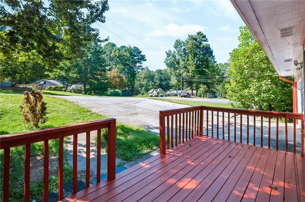 3 bedroom, 4 bathroom, 2,549 sq ft single family residence for sale at 1194 Indian Way, Lilburn, GA 30047 — photo 4