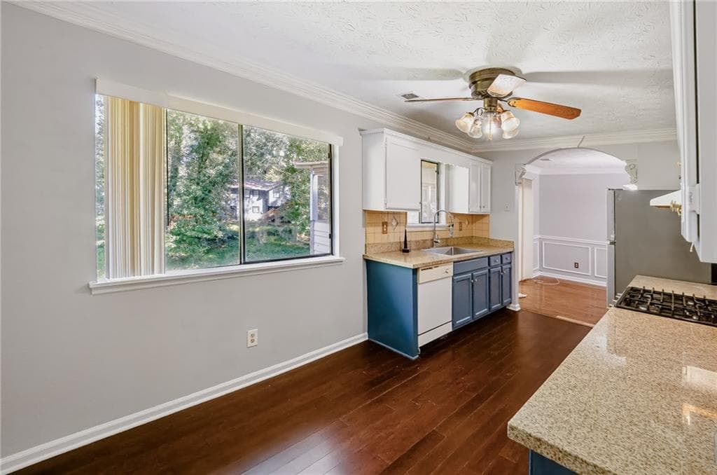 3 bedroom, 4 bathroom, 2,549 sq ft single family residence for sale at 1194 Indian Way, Lilburn, GA 30047 — photo 9