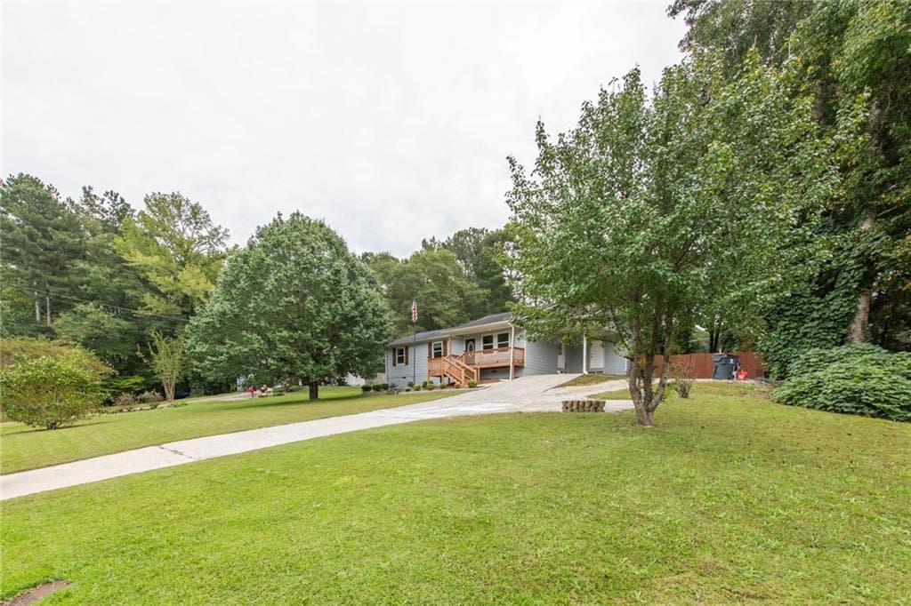 3 bedroom, 2 bathroom, 1,092 sq ft single family residence for sale at 50 Parkway Circle, Villa Rica, GA 30180 — photo 3