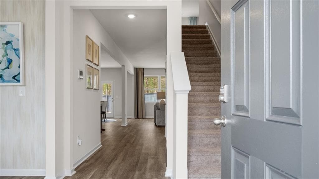 5 bedroom, 3 bathroom, 3,227 sq ft single family residence for sale at 184 Melrose Court, Jefferson, GA 30549 — photo 2