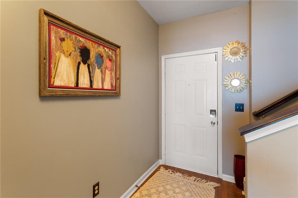 2 bedroom, 3 bathroom, 1,620 sq ft condominium for sale at 506 Vinings Forest Court, Smyrna, GA 30080 — photo 2