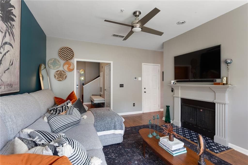 2 bedroom, 3 bathroom, 1,620 sq ft condominium for sale at 506 Vinings Forest Court, Smyrna, GA 30080 — photo 5