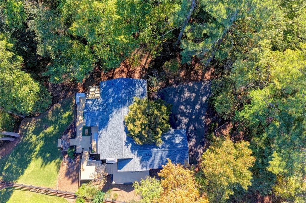 4 bedroom, 3 bathroom, 3,398 sq ft single family residence for sale at 3235 Chimney Cove Drive, Cumming, GA 30041 — photo 2