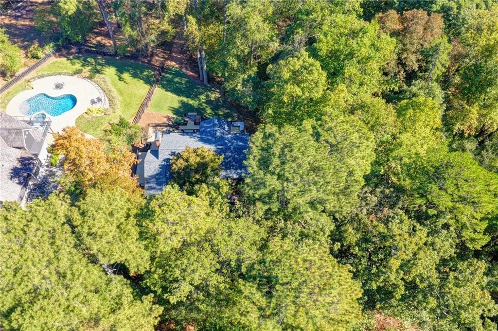4 bedroom, 3 bathroom, 3,398 sq ft single family residence for sale at 3235 Chimney Cove Drive, Cumming, GA 30041 — photo 3