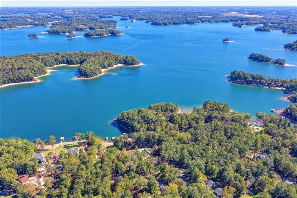 4 bedroom, 3 bathroom, 3,398 sq ft single family residence for sale at 3235 Chimney Cove Drive, Cumming, GA 30041 — photo 7