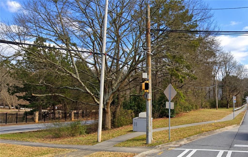 unimproved land for sale at 1623 Clairmont Road, Decatur, GA 30033 — photo 3