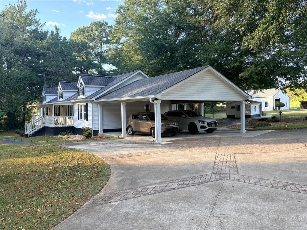 3 bedroom, 3 bathroom, 1,588 sq ft single family residence for sale at 61 Beaver Road, Griffin, GA 30223 — photo 2