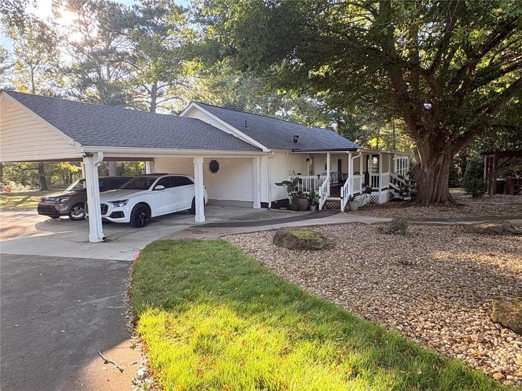 3 bedroom, 3 bathroom, 1,588 sq ft single family residence for sale at 61 Beaver Road, Griffin, GA 30223 — photo 3