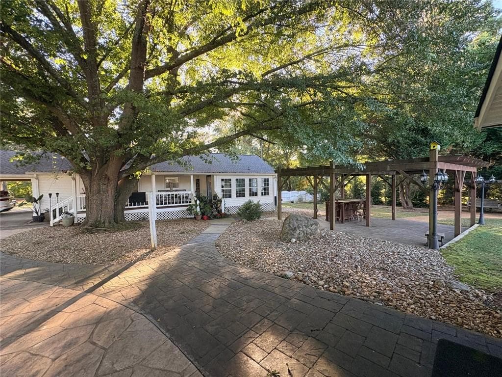 3 bedroom, 3 bathroom, 1,588 sq ft single family residence for sale at 61 Beaver Road, Griffin, GA 30223 — photo 4