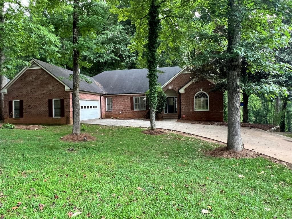 4 bedroom, 3 bathroom, 4,542 sq ft single family residence for rent at 5035 Hamptons Club Drive, Alpharetta, GA 30004 for $3,500 a month