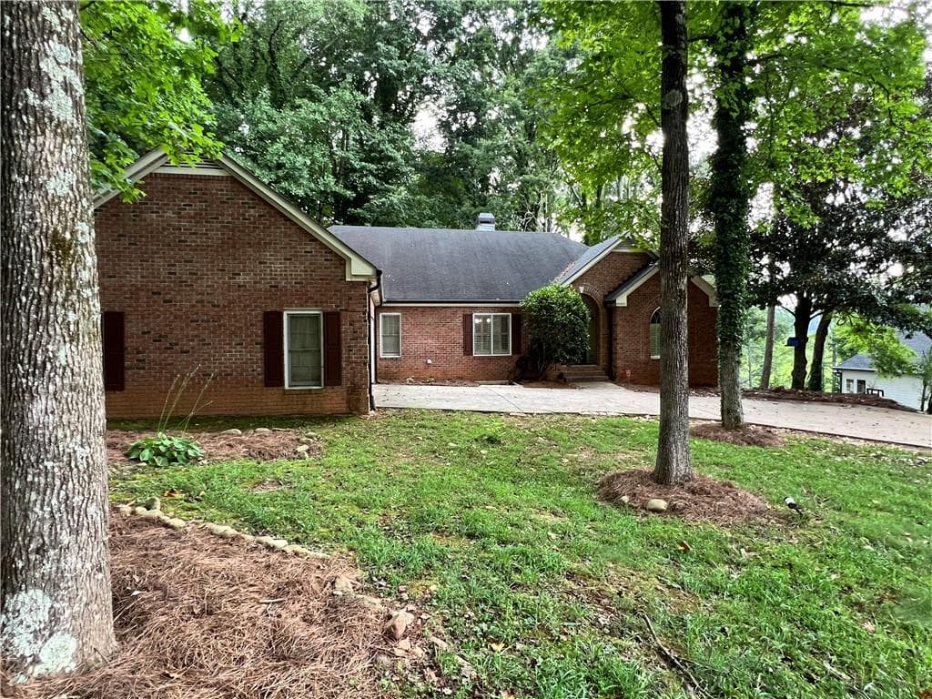4 bedroom, 3 bathroom, 4,542 sq ft single family residence for rent at 5035 Hamptons Club Drive, Alpharetta, GA 30004 for $3,500 a month — photo 2