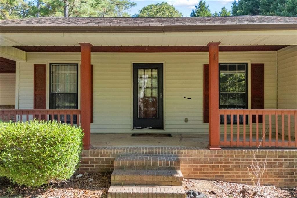 3 bedroom, 2 bathroom, 1,468 sq ft single family residence for sale at 871 Whispering Way, Winder, GA 30680 — photo 3