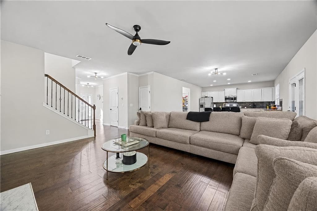 4 bedroom, 3 bathroom, 2,800 sq ft single family residence for sale at 3980 Deer Run Drive, Cumming, GA 30028 — photo 7