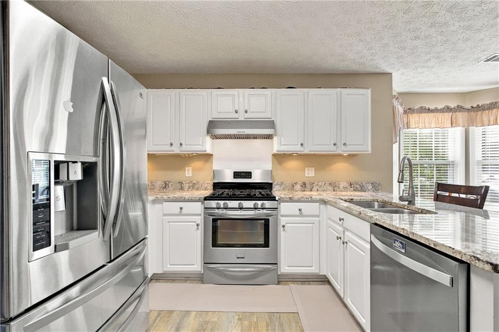 3 bedroom, 2 bathroom, 1,712 sq ft single family residence for sale at 2353 Radcliff Drive, Lawrenceville, GA 30043 — photo 8