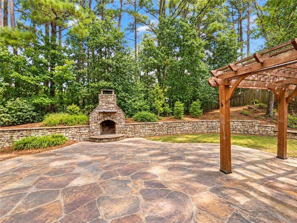5 bedroom, 4 bathroom, 2,965 sq ft single family residence for sale at 1828 Crossvale Drive, Dacula, GA 30019 — photo 3