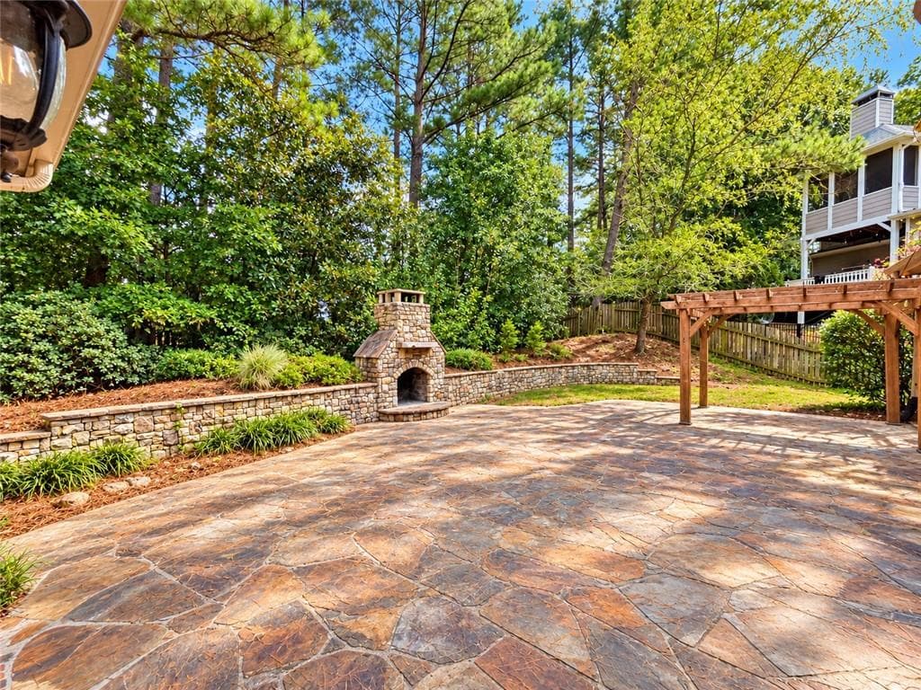 5 bedroom, 4 bathroom, 2,965 sq ft single family residence for sale at 1828 Crossvale Drive, Dacula, GA 30019 — photo 4
