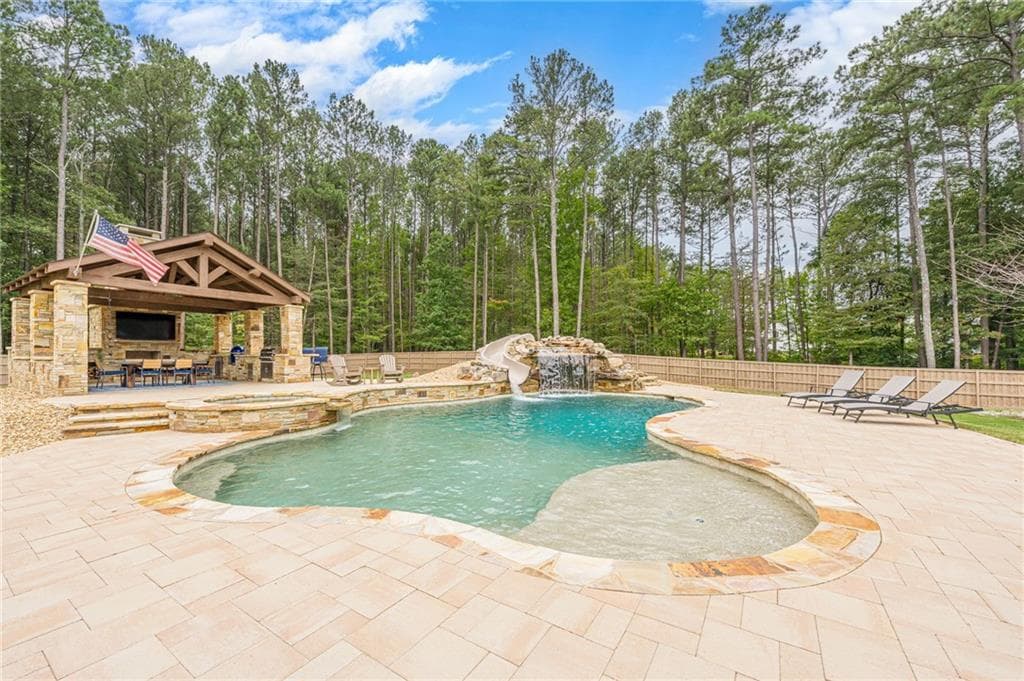 5 bedroom, 4 bathroom, 4,722 sq ft single family residence for sale at 1825 Covenant Trail, Monroe, GA 30655 — photo 3