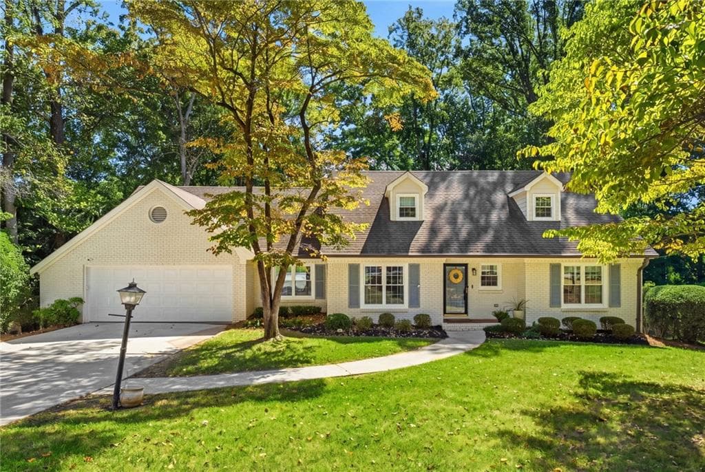 5 bedroom, 4 bathroom, 2,981 sq ft single family residence for sale at 795 Spalding Drive, Sandy Springs, GA 30328