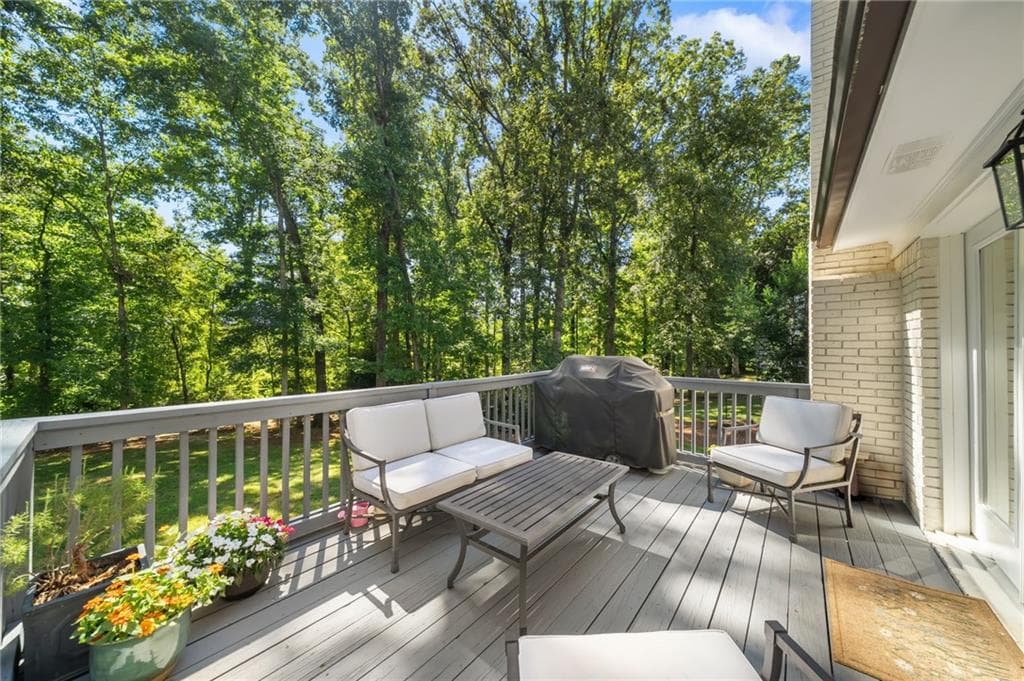 5 bedroom, 4 bathroom, 2,981 sq ft single family residence for sale at 795 Spalding Drive, Sandy Springs, GA 30328 — photo 10