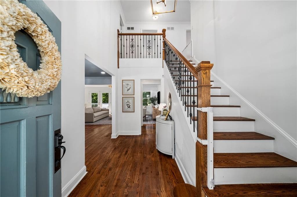 5 bedroom, 4 bathroom, 2,981 sq ft single family residence for sale at 795 Spalding Drive, Sandy Springs, GA 30328 — photo 3