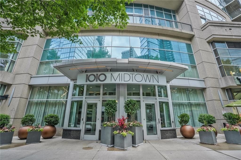 2 bedroom, 3 bathroom, 1,505 sq ft condominium for sale at 1080 Peachtree Street 703, Atlanta, GA 30309
