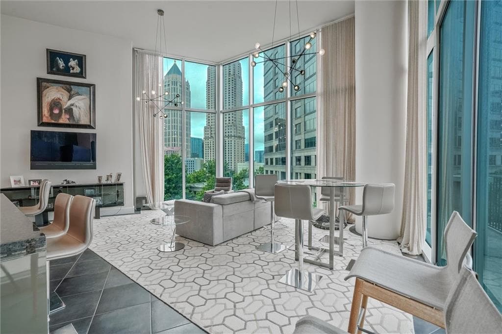 2 bedroom, 3 bathroom, 1,505 sq ft condominium for sale at 1080 Peachtree Street 703, Atlanta, GA 30309 — photo 4
