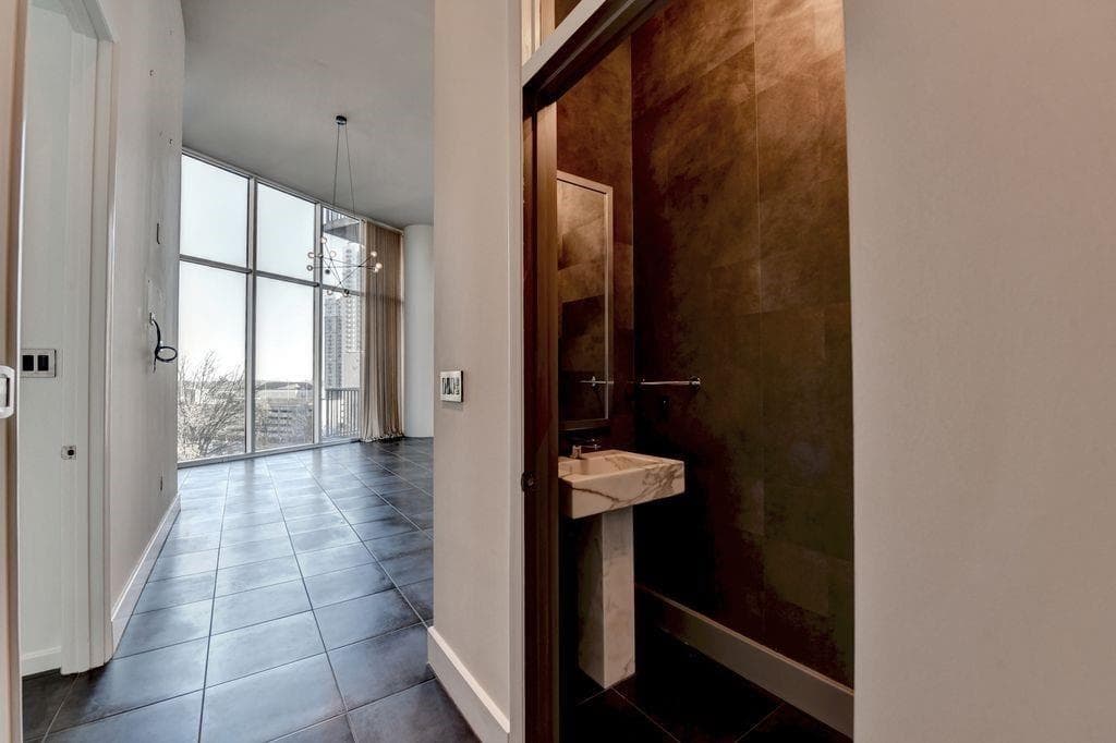 2 bedroom, 3 bathroom, 1,505 sq ft condominium for sale at 1080 Peachtree Street 703, Atlanta, GA 30309 — photo 5