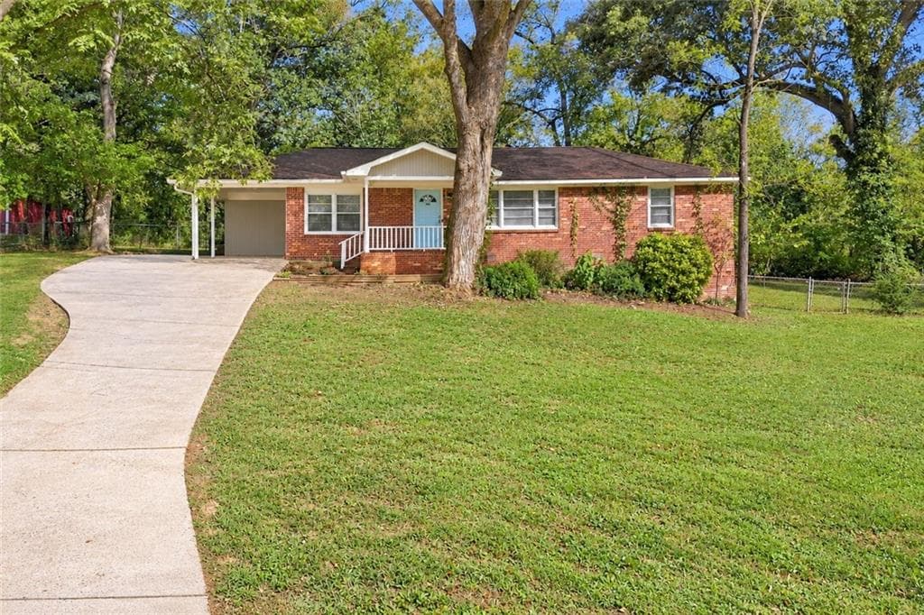 3 bedroom, 1 bathroom, 1,176 sq ft single family residence for sale at 556 Monticello Drive, Mableton, GA 30126 — photo 1 of 25