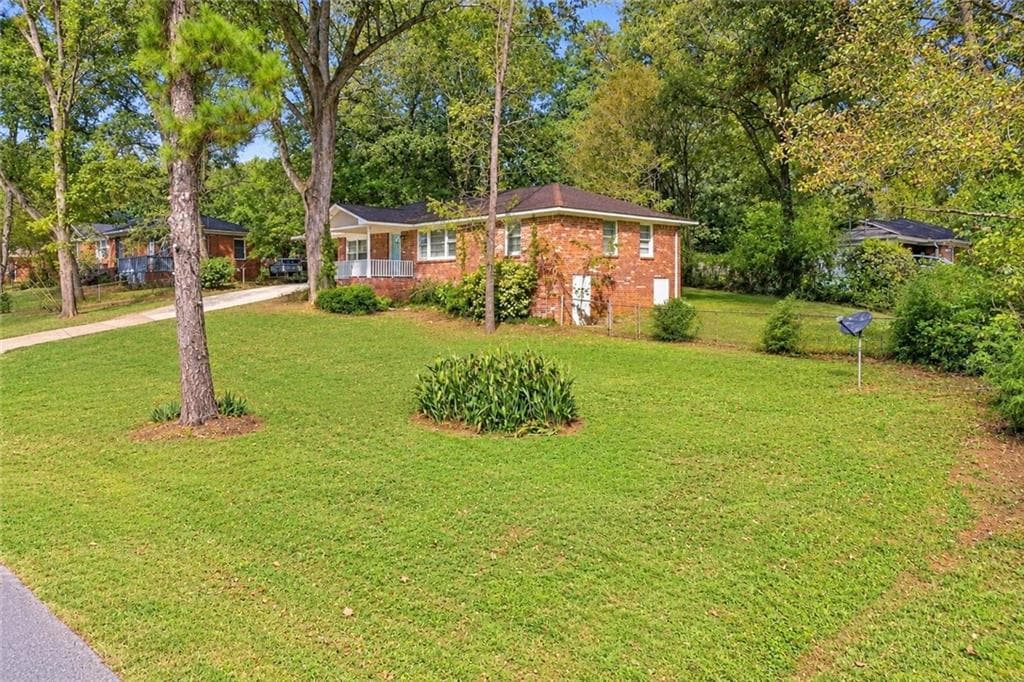 3 bedroom, 1 bathroom, 1,176 sq ft single family residence for sale at 556 Monticello Drive, Mableton, GA 30126 — photo 2