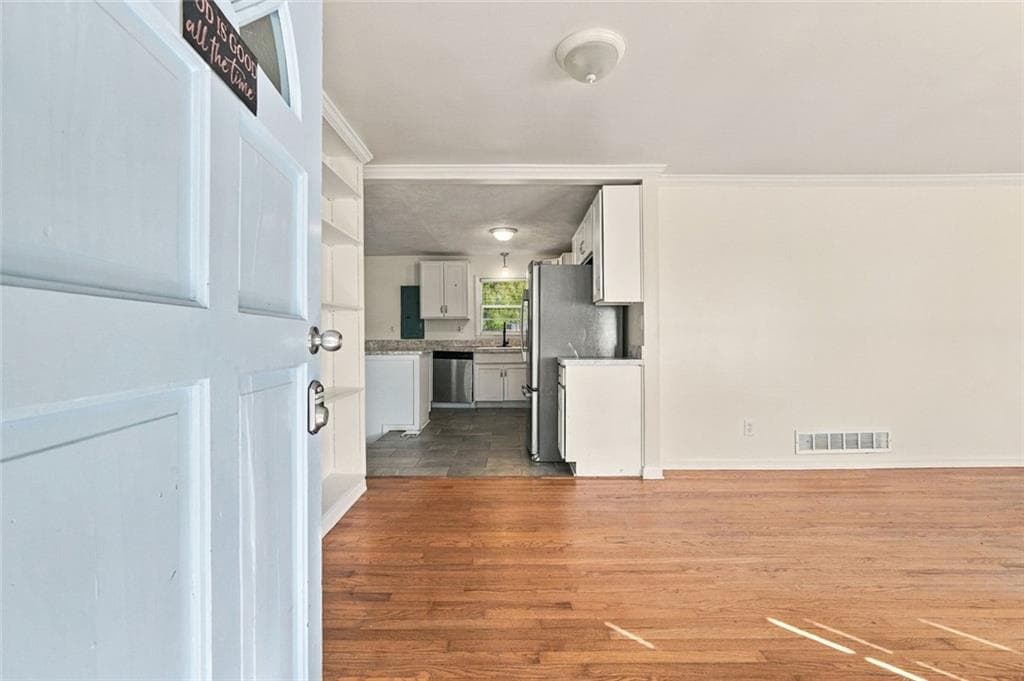 3 bedroom, 1 bathroom, 1,176 sq ft single family residence for sale at 556 Monticello Drive, Mableton, GA 30126 — photo 4