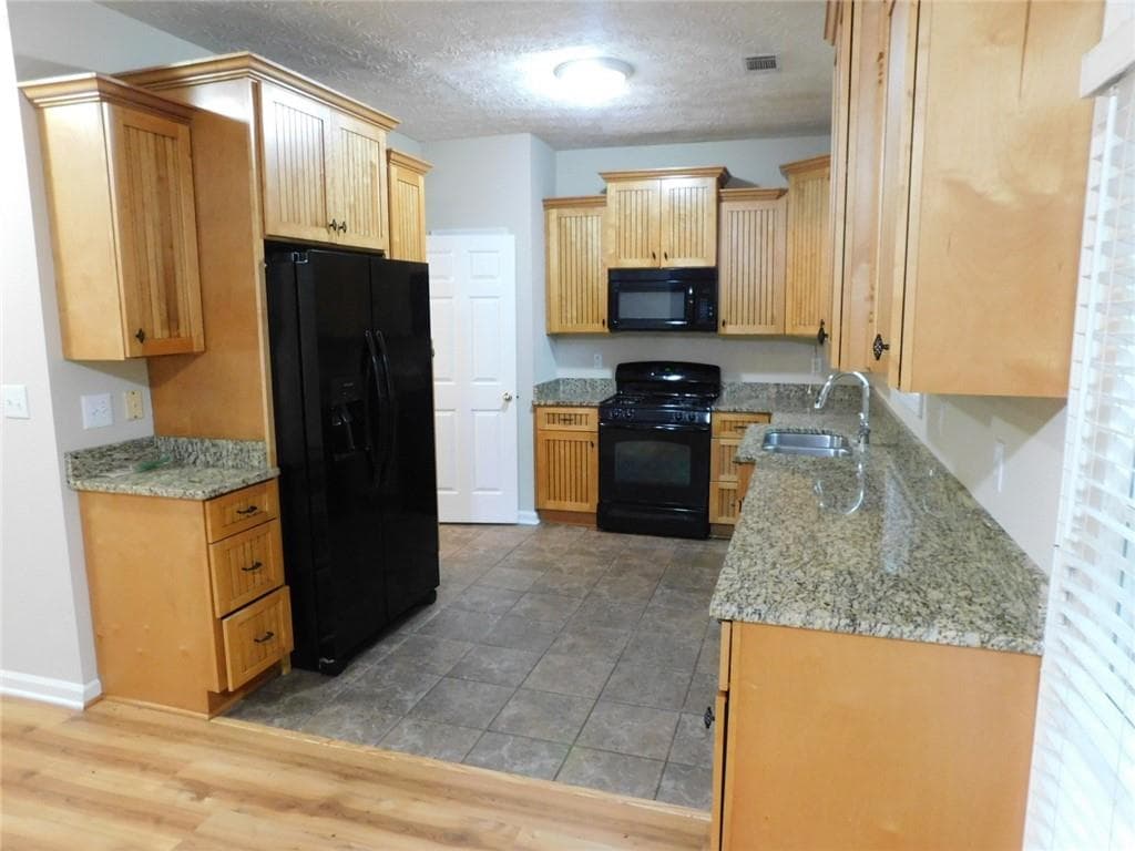 4 bedroom, 3 bathroom, 2,064 sq ft single family residence for rent at 2506 Waterstone Way, Marietta, GA 30062 for $2,600 a month — photo 9
