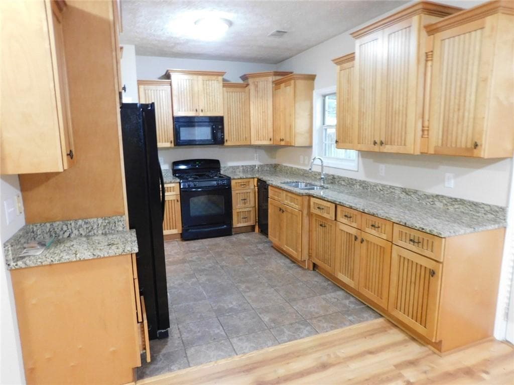 4 bedroom, 3 bathroom, 2,064 sq ft single family residence for rent at 2506 Waterstone Way, Marietta, GA 30062 for $2,600 a month — photo 10