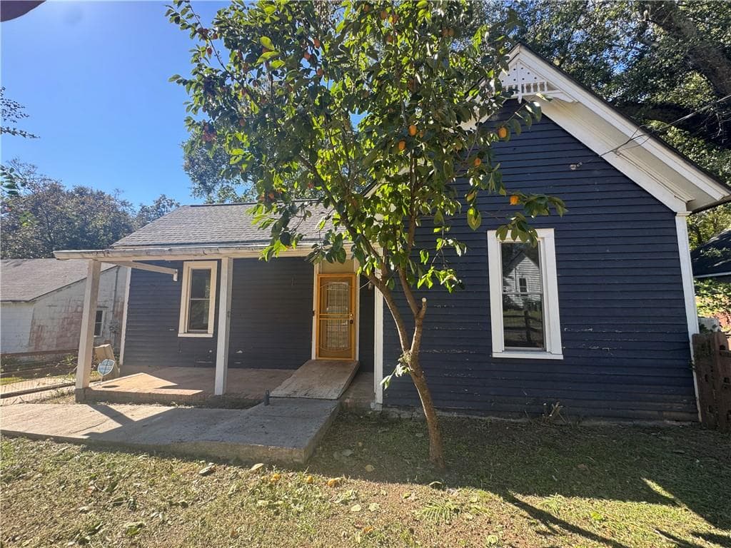 3 bedroom, 1 bathroom, 1,122 sq ft single family residence for sale at 315 N 14th Street, Griffin, GA 30223 — photo 3
