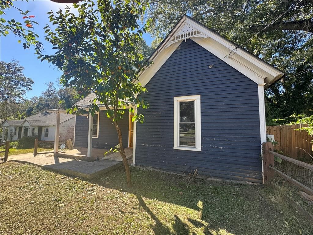 3 bedroom, 1 bathroom, 1,122 sq ft single family residence for sale at 315 N 14th Street, Griffin, GA 30223 — photo 4