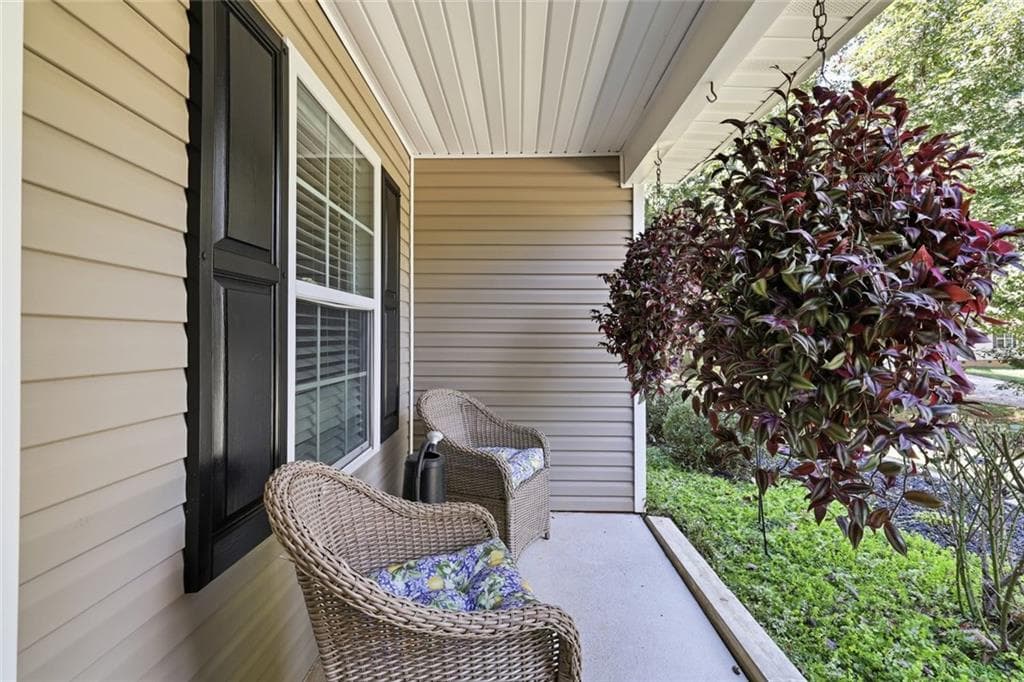 3 bedroom, 2 bathroom, 1,229 sq ft single family residence under contract at 44 Oakmont Drive, Cleveland, GA 30528 — photo 3