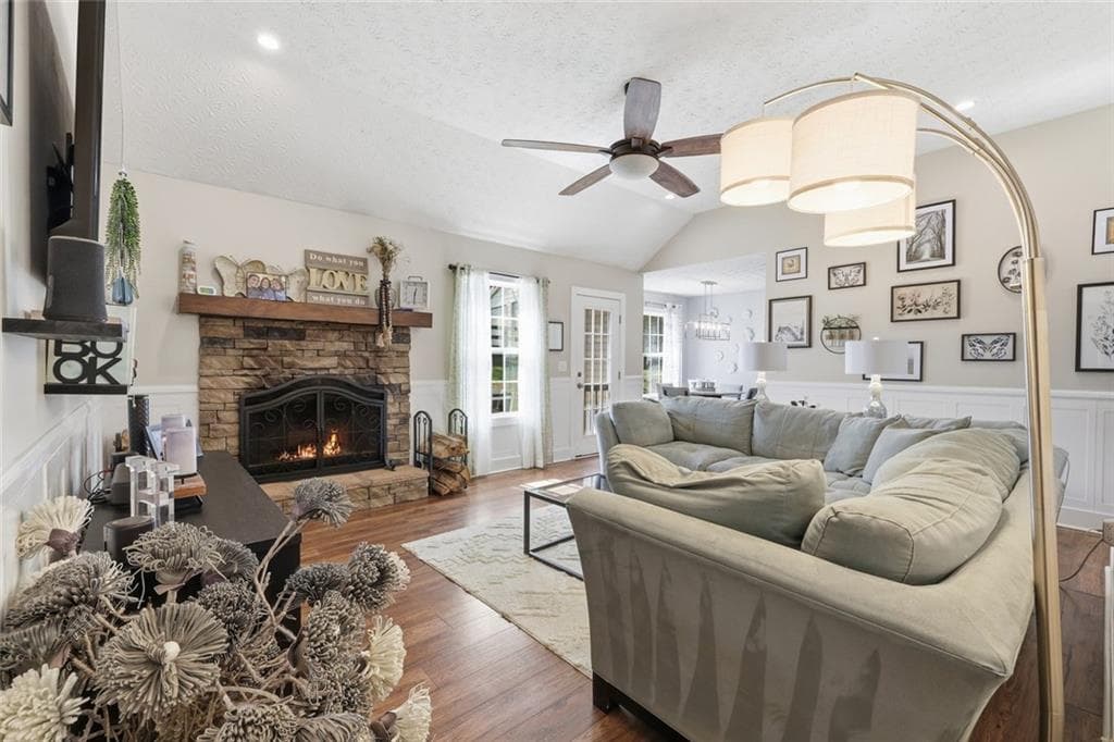 3 bedroom, 2 bathroom, 1,229 sq ft single family residence under contract at 44 Oakmont Drive, Cleveland, GA 30528 — photo 7